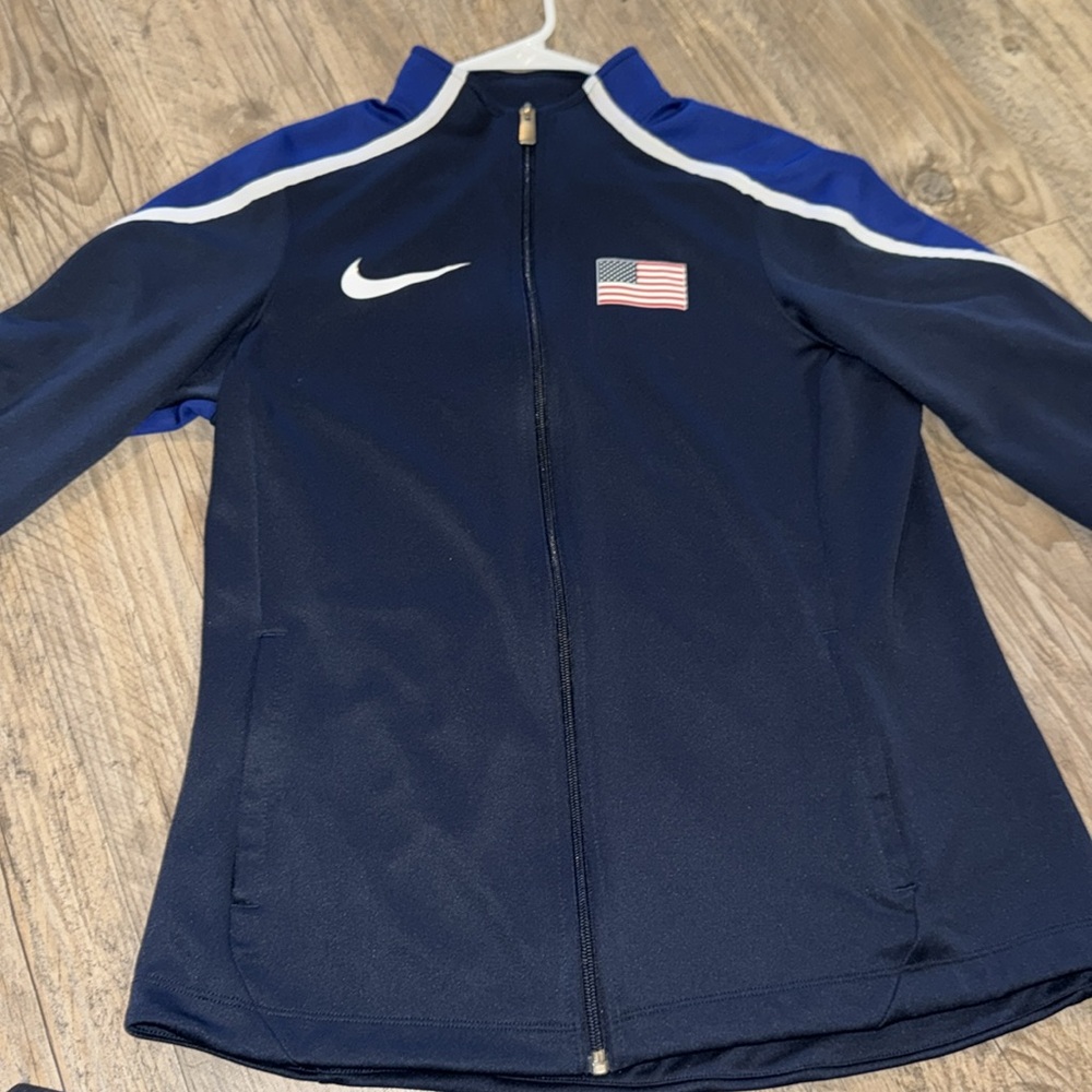 Nike Women’s 2016 XL Team USA Jacket | also fits Men’s med. - Picture 3 of 4